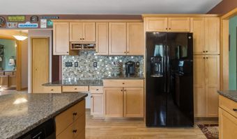 6527 Genaw Rd, Algonac, MI 48001