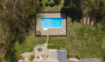 16 Cider Mill Rd, Burlington, CT 06013