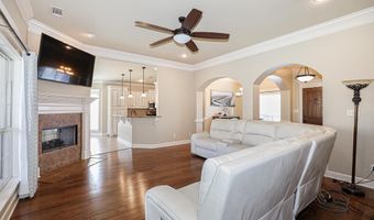 4006 Edgewater Dr, Benton, AR 72109