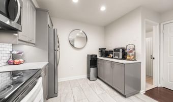 907 S ROLFE St 1A, Arlington, VA 22204