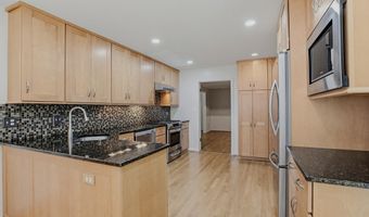 7607 MARYKNOLL Ave, Bethesda, MD 20817
