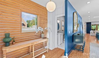 2553 Elkwood Cir, Charlotte, NC 28205