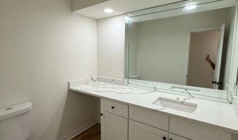 352 N Peak Dr, Alpharetta, GA 30022