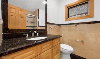 1017 E Red Oak St, Addison, IL 60101