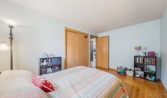 3030 N MORRISON St, Appleton, WI 54911