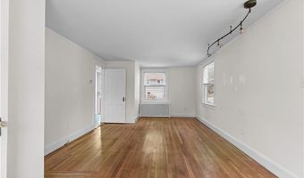 53 Admiral Kalbfus Rd, Newport, RI 02840