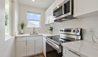 47-726 Kamehameha Hwy D, Kaneohe, HI 96744