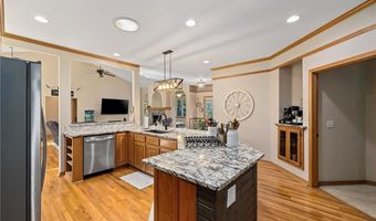 6 Leawood Pl, Bella Vista, AR 72715