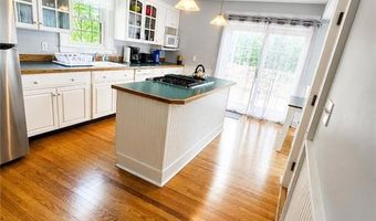 30 Gibson Ave, Narragansett, RI 02882