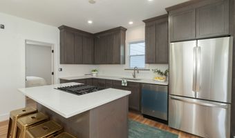 89 Commerce St, Clinton, CT 06413