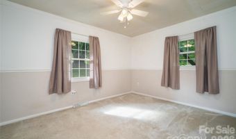 6 Hillview Cir, Asheville, NC 28805
