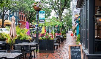 8281 Colling Manor Ct, Alexandria, VA 22308