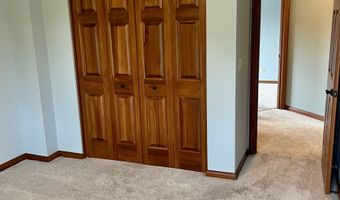 3563 Franklin Dr, Auburn, IN 46706