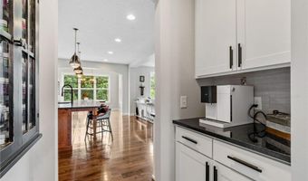 405 Riverside Cir, Anoka, MN 55303