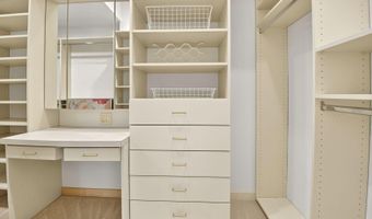 9209 VENDOME Dr, Bethesda, MD 20817