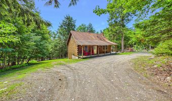 15 N Ridge Rd, Beaver Cove, ME 04441