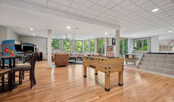 925 N River Rd, Algonquin, IL 60102