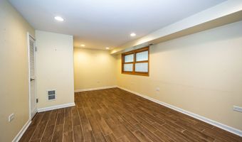 106 W Cedar St, Arlington Heights, IL 60005