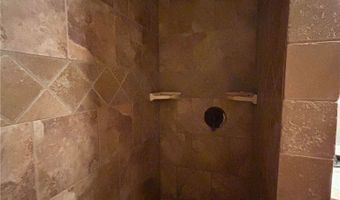 2 Powick Ln, Bella Vista, AR 72714