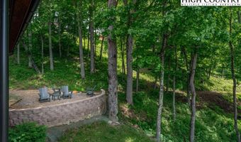 95 Autumn Blaze Ct, Banner Elk, NC 28604