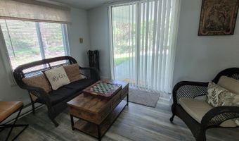 7 Holiday Ct, Albrightsville, PA 18210