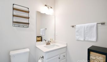 453 Spearfield Ln, Charlotte, NC 28205