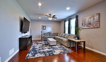 1128 Kingsmill Dr, Algonquin, IL 60102