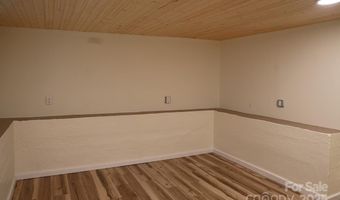 107 Riverview Dr, Asheville, NC 28806