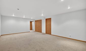 5219 Kansas Dr, Ames, IA 50014