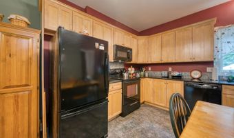 2 Warren Gln, Burlington, CT 06013