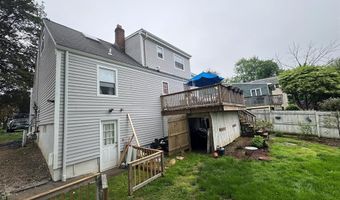 165 Greenfield Dr, Bridgeport, CT 06608