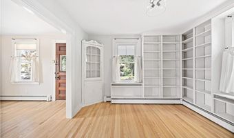 130 W Main St, North Kingstown, RI 02852