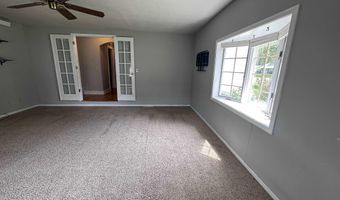 1207 8th St, Aurora, NE 68818