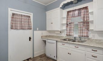601 S Madison Ave, Aurora, MO 65605