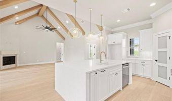 125 Oak Meadow Ln, Weatherford, TX 76085