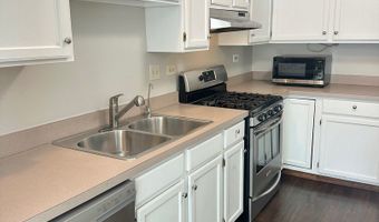 24 Cedar Grove Ct, Algonquin, IL 60102