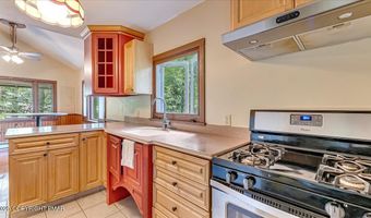 151 Route 940, Blakeslee, PA 18610