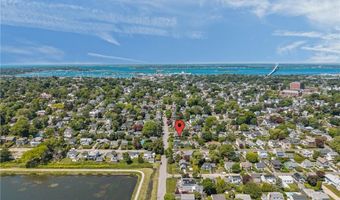 97 Eustis Ave 2, Newport, RI 02840