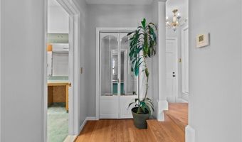 553 Bellevue Ave 14, Newport, RI 02840