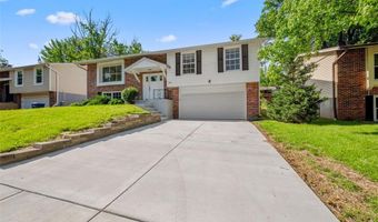 412 Sorrento Dr, Ballwin, MO 63021