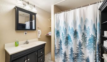 3208 CHEYENNE St, Cheyenne, WY 82001