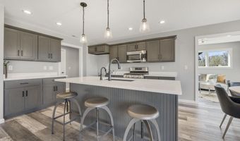 5165 Greyson Heights Dr, Auburn, IN 46706