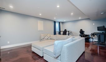 2203 NW Lakeside Ct, Ankeny, IA 50023