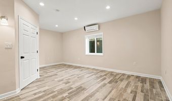 3543 18TH St S, Arlington, VA 22204