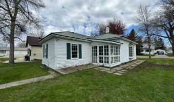 909 7th St, Britton, SD 57430