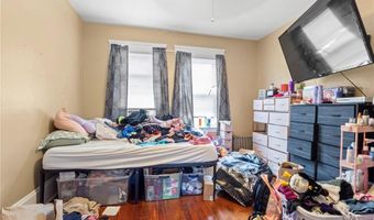 9 Southern St, Cranston, RI 02920