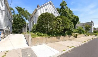 217 Narragansett St, Cranston, RI 02905