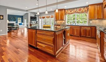 3801 WASHINGTON WOODS Dr, Alexandria, VA 22309