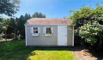 105 Bliss Rd, Newport, RI 02840