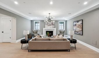 7805 CAYUGA Ave, Bethesda, MD 20817